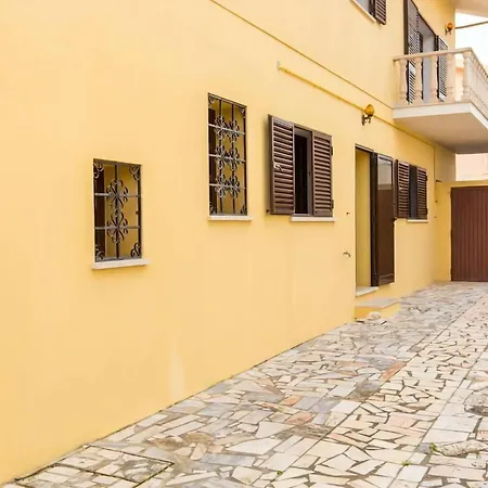 Terrassenhaus Mit Privatem Pool In نازاريه